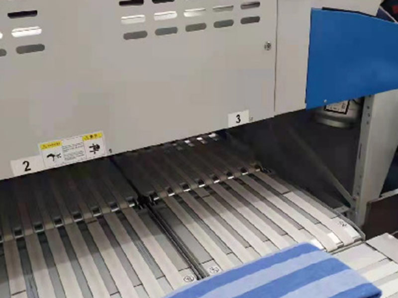 横巾类折叠机-01