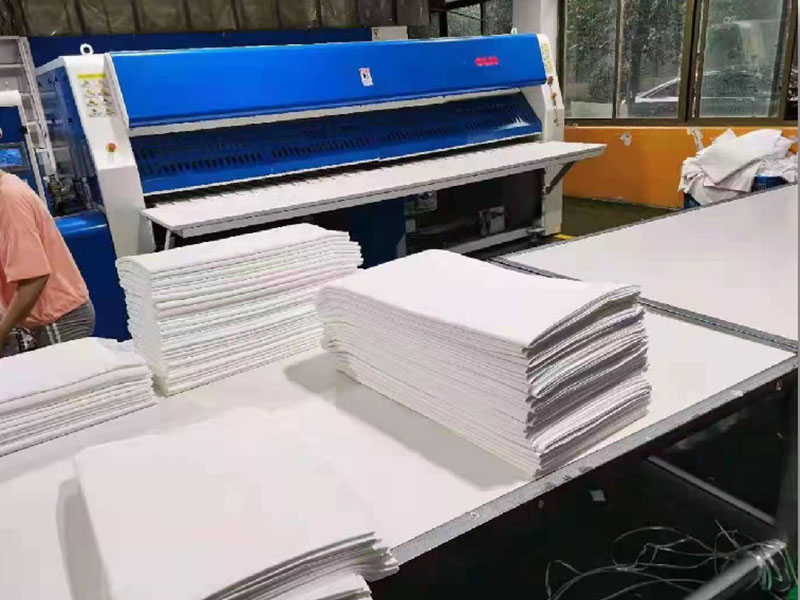 横高速熨烫机-01